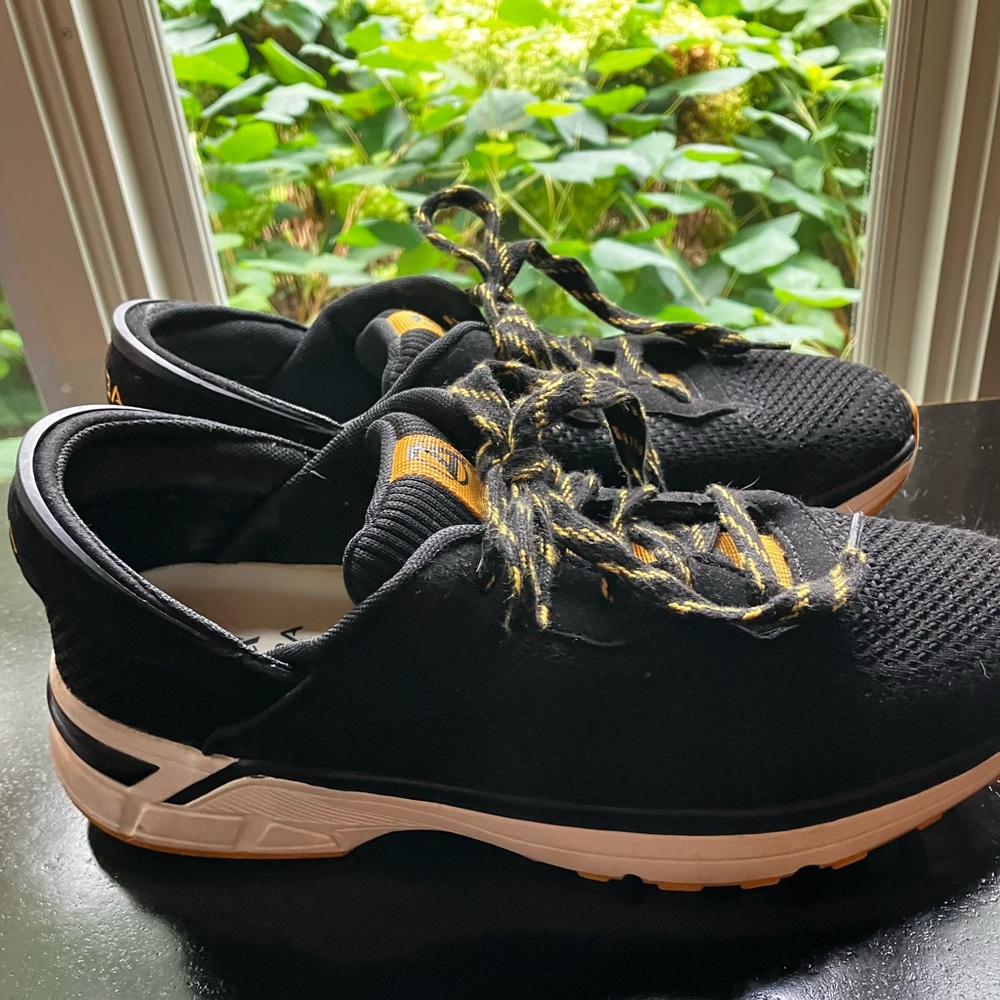 ZEBA 11.5 hands free slip on Black and Yellow Athletic walking Shoes